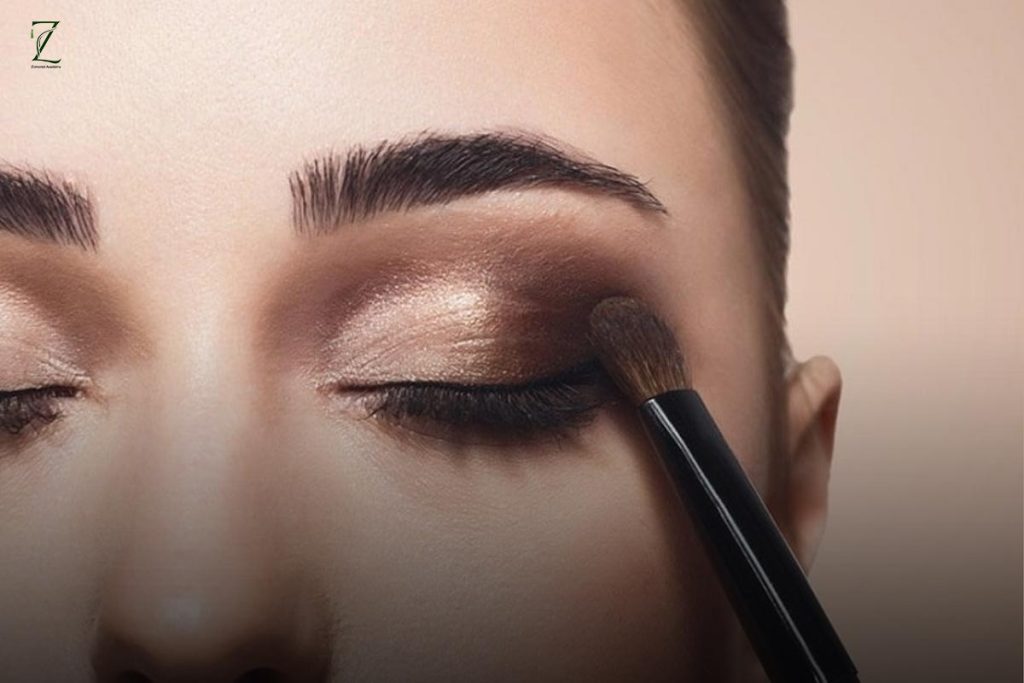 مراحل آرایش چشم پف‌ دار